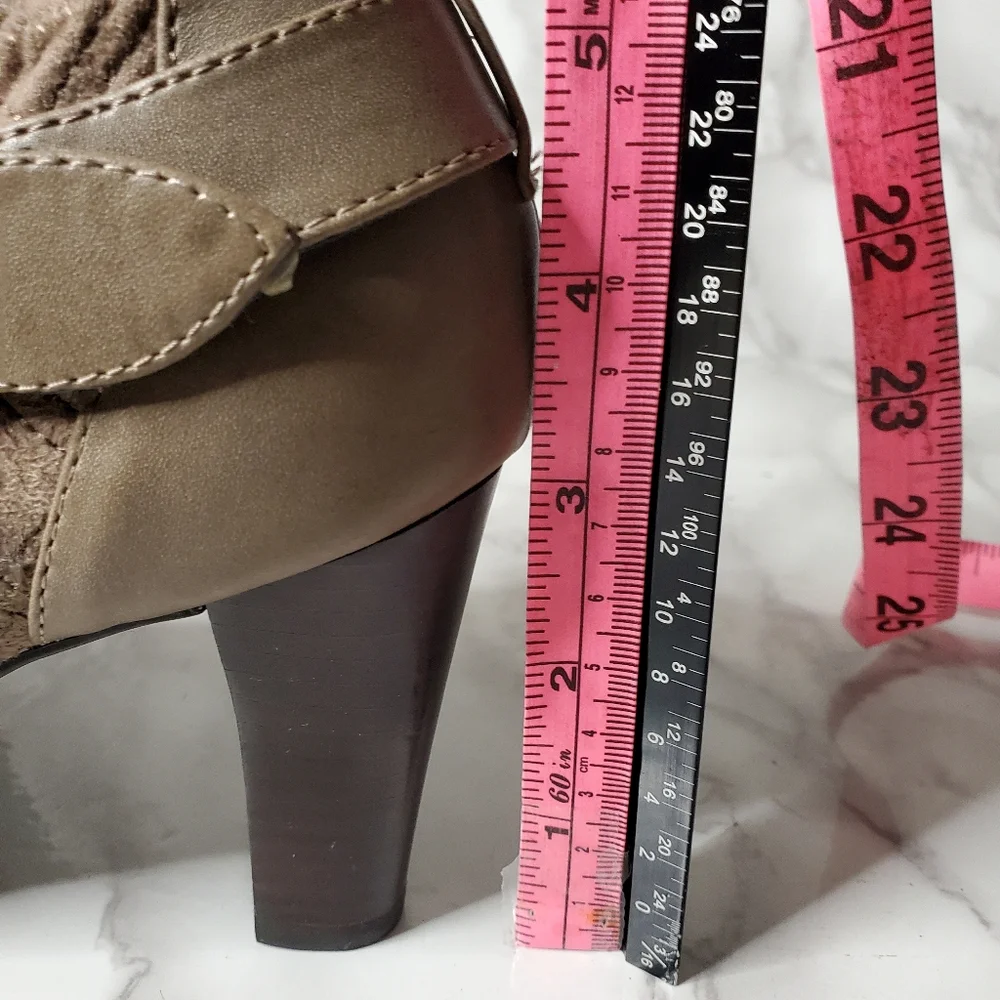 Naturalizer Truffle Taupe Ankle Booties Size 7.5
